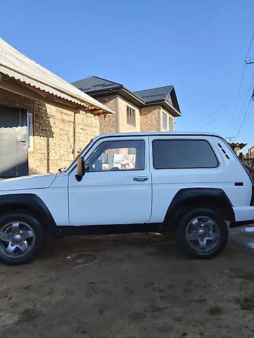 ВАЗ (ЛАДА): ВАЗ (ЛАДА) 4x4 Нива: 2000 г., Механика, Бензин, Внедорожник — 2