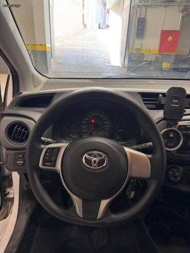 Toyota: Toyota Yaris: 1.3 l. | 2012 έ. Χάτσμπακ — 17