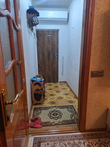 Köhnə tikili: Bakı, 2-ci mikrorayon, 3 otaqlı, Köhnə tikili, m. Memar Əcəmi, 55 kv. m -da lalafo.az — 18 Köhnə tikili: Bakı, 2-ci mikrorayon, 3 otaqlı, Köhnə tikili, m. Memar Əcəmi, 55 kv. m — 18