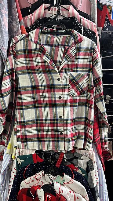 Другая мужская одежда: Мужские пижамы Мусжкие халаты Мужское термобелье Широкий ассортимент — 14