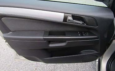motorcycle: TAPACIR VRATA ZA OPEL ZAFIRA OD 2005. DO 2011. GOD. | Polovni — 1