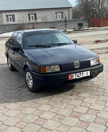 продаю или меняю на мерс: Volkswagen Passat CC: 1988 г., 1.8 л, Механика, Бензин, Седан