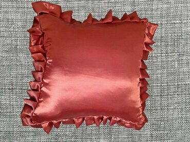 перчатки для спорта: Подушка декоративная, размер 40 см х 40 см поможет обновить
