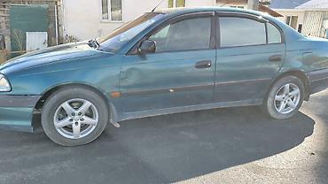 митсубиси галан: Toyota Avensis: 2001 г., 1.8 л, Кол менен иштөөчү, Бензин, Седан — 2