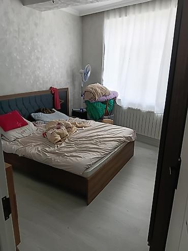 sumqayit 34 cu mehelle: Ev sarayda yerləşir. Mənzildə konditsaner, kombi sistemi, otaqlarda — 1