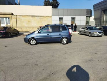 matrix: Hyundai Matrix: 1.5 l. | 2006 il | Van/Minivan
