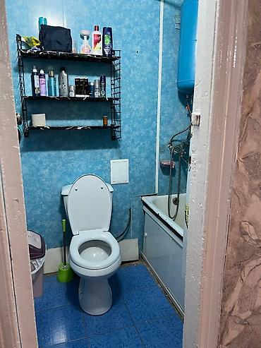 Продажа квартир: 2 комнаты, 42 м², Манас-Ата мкр., 103 серия, 3 этаж, Свежий ремонт — 3
