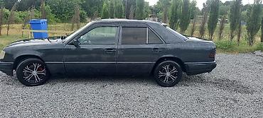 Mercedes-Benz: Mercedes-Benz E 250: 2.5 l | 1994 il Sedan — 11
