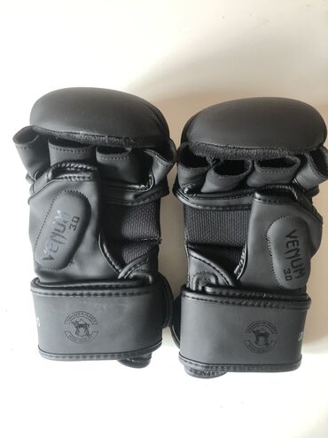 перчатки боксёрский: Перчатки новые не использовал
Отдам за 800 реальным клиентам уступлю