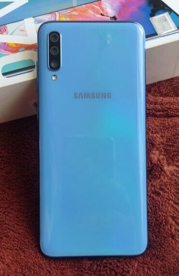 самсунг аз: Samsung A70, 128 ГБ, цвет - Голубой, Битый, Сенсорный