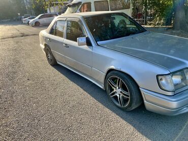 лупарик мерс 210: Представлен седан Mercedes-Benz E-класса (W124) в серебристом цвете