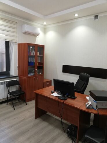 Офисы: Продаю Офис 300 м², С ремонтом, Без мебели, Частный дом, 2 этаж — 13