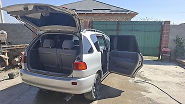 тайота в: Toyota Picnic: 2003 г., 2 л, Механика, Газ — 9