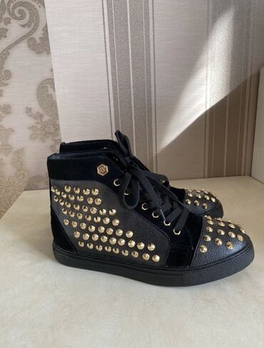 женские черные кроссовки: Продаю шикарную,стильную обувь Philipp Plein,кожа,качество