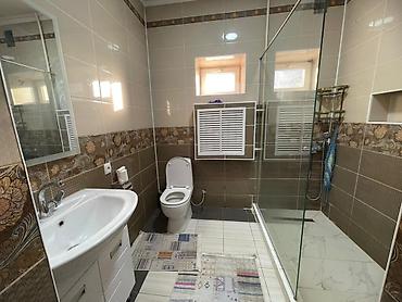 Долгосрочная аренда домов: 200 м², 6 комнат — 6