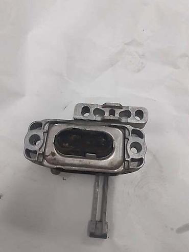 ventilator golf 2: DESNI NOSAC MOTORA ZA VOLKSWAGEN GOLF 7, PASSAT B8 - 5Q0199262DB | — 1