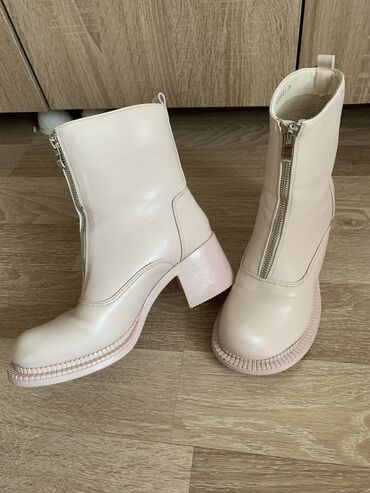 carpisa tasne akcija: Ankle boots, 37