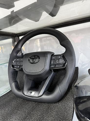 рул: Рулевое колесо Toyota GR со встроенными кнопками управления Описание — 4