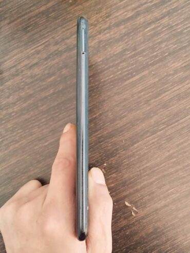 kredit telefon tek şexsiyyet vesiqesi ile: Tel: Not 10S tek problemi üst şuşesi çatdı işlemeyine heç bir