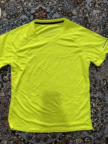 футболка для тренировки: Футболка M (EU 38), цвет - Зеленый