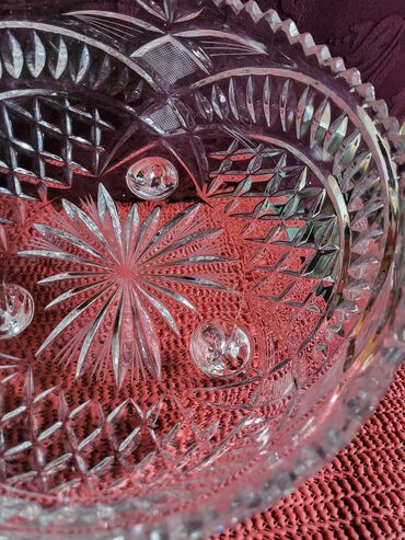 Činije: Cinija nova kristal,rucni rad sa tri stope 70te. Cinija kristal,led na lalafo.rs — 5 Činije: Cinija nova kristal,rucni rad sa tri stope 70te. Cinija kristal,led — 5