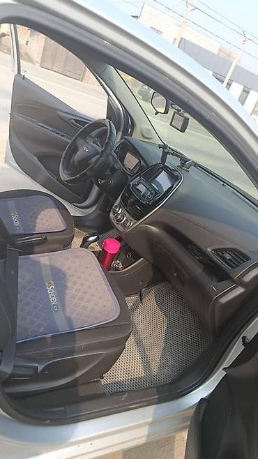 Chevrolet: Chevrolet Spark: 2016 г., 1 л, Автомат, Бензин, Хэтчбэк — 4