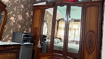 office table: Спальный гарнитур в классическом стиле (темное дерево) Состав: - — 3