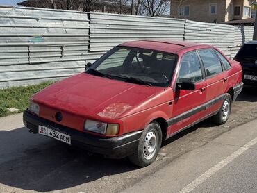 авто volkswagen: Volkswagen Passat: 1990 г., 1.8 л, Механика, Бензин, Седан