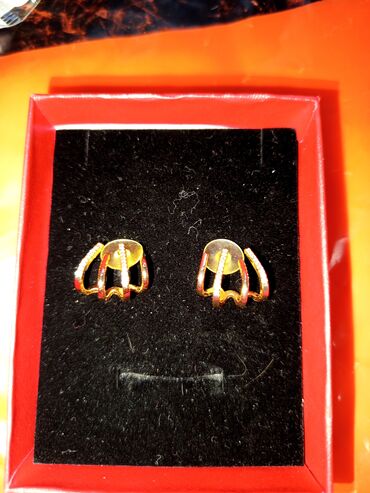 Kəmərlər: Qızılı rəngdə, daşlı qadın sırğası - Model: qulağı qismən qucaqlayan U — 18