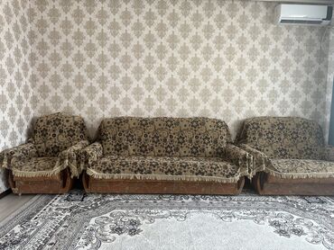 мебель для дома: Бүктөмө диван, Колдонулган, Үчтүк