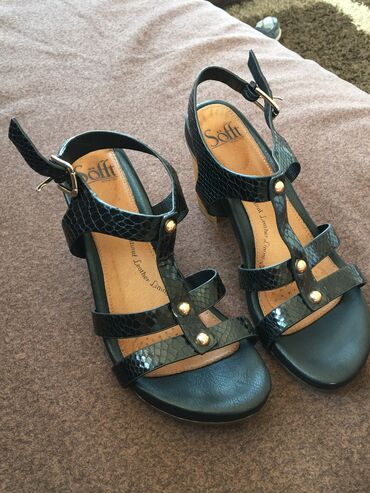 женская летняя обувь: Летние босоножки Размер 38 Кожаные, привезенные с Америки Носили 1
