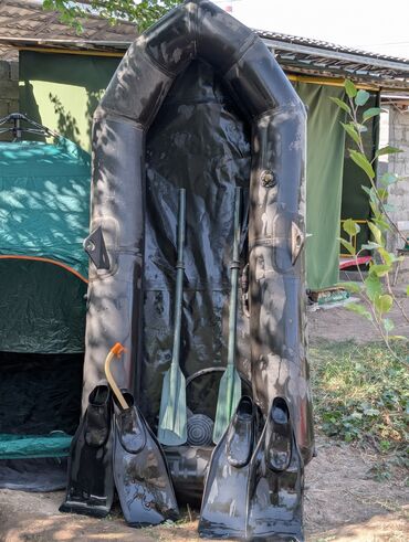 Водный транспорт: Продаю две лодки ПВХ 24000сом двух местный есть документы одно — 10