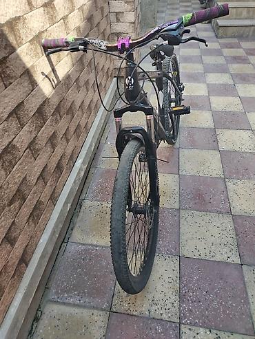 Dağ velosipedi – MTB tipli, qara rəng. Texniki xüsusiyyətlər: -
