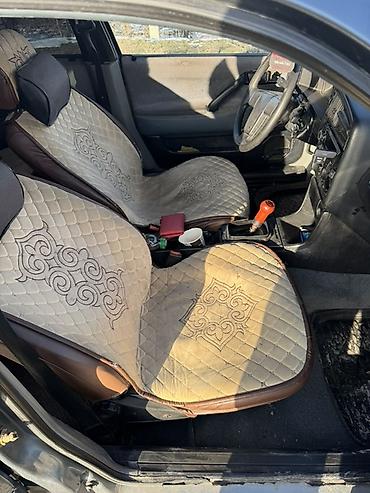 Volkswagen: Volkswagen Passat: 1988 г., 1.8 л, Механика, Бензин, Седан — 8