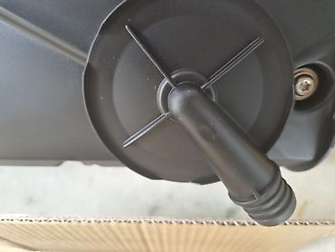 db killer cena: Poklopac ventila (dekla motora) sa integrisanim PCV ventilom i čepom — 4