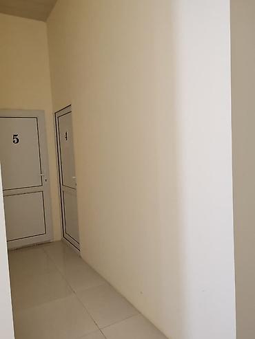 Ofis dəst mebeli: Ofis mebel dəsti Tərkibi: - 1 ədəd geniş iş masası (kabel üçün — 5