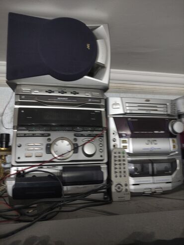 Musiqi mərkəzləri: Musiqi mərkəzi iki ədəd Sony və jvs ikisidə işləkdir Sony kalokasizdir