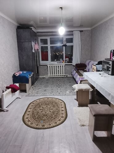 Продажа комнат: Сдаётся просторная комната-студия с отдельным входом. Светлая — 4