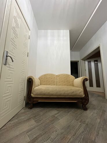 işdəmiş divan: Mini-divan, İşlənmiş, Bazasız