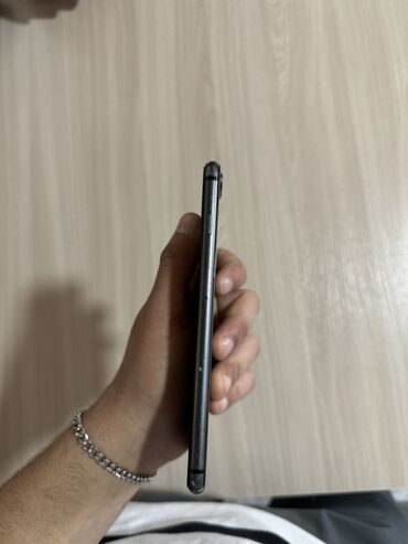 Apple iPhone: IPhone 8 Plus, 64 GB, Space Gray, Barmaq izi — 6