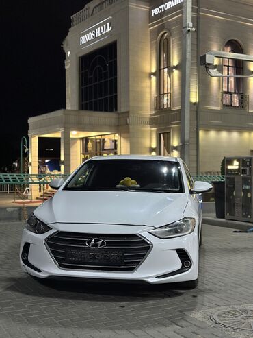 Hyundai: Hyundai Elantra: 2018 г., 2 л, Автомат, Бензин, Седан