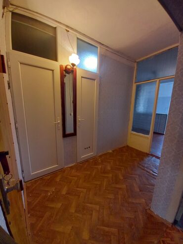 Uzunmüddətli kirayə mənzillər: Salam. Kirayə verilir. 12mkr. Sumqayıt hospitalın yanında. Leninqrad — 3