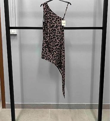 ugg baletanke: Haljina sa leopard printom, asimetričnog kroja na jedno rame. - Kroj — 2