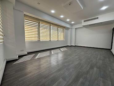 huseynbala eliyev: İcarəyə verilir 4 otaqlı ofis 250 m², Nərimanov r. Daha 7 şəklə bax — 3