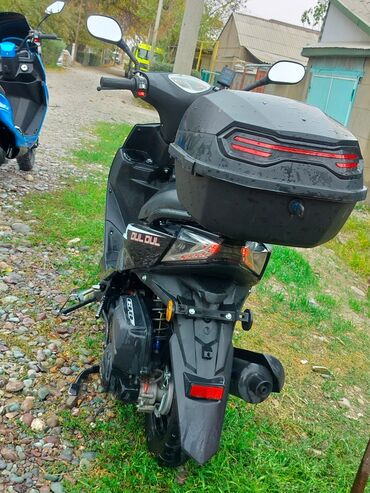 Скутеры: Тип скутера 150 куб. см, Бензин, Б/у — 8