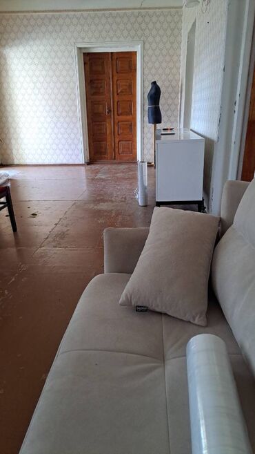 Yük daşımaları: Yük daşima xi̇dməti̇ . Evlərinofislərin, anbarların sigortalı — 12