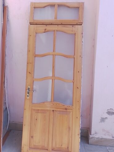 şüşə qapı: Satilir
230 ×82 ye
qiymet 25 manata
