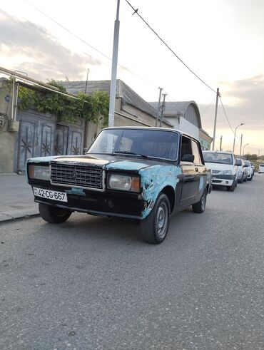 injektor mator: VAZ (LADA) 2107: 1.6 l | 1992 il 1800 km Sedan