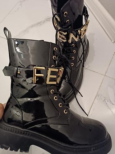 lak cəkmələr: Fendi, rəng - Qara, Yeni — 4
