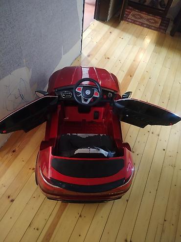 Uşaq dünyası: Uşaq üçün elektrikli minik avtomobili – Mercedes üslubunda, qırmızı — 5